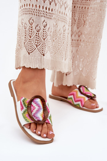 Zapatillas apartamento de mujeres para decorar con hebillas el color blanco LuAam