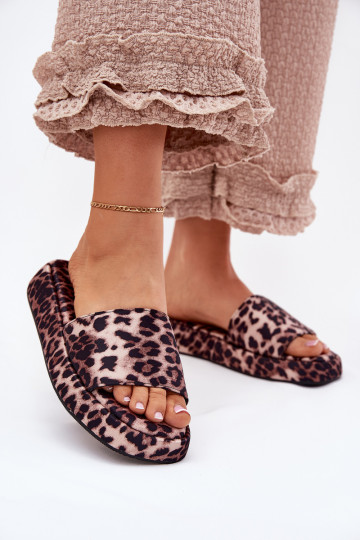 zapatillas de mujer con una plataforma con estampados de piel de leopardo Dovasse