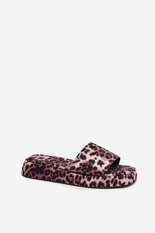 zapatillas de mujer con una plataforma con estampados de piel de leopardo Dovasse