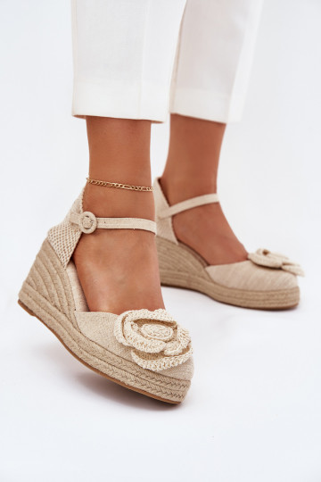 Sandalias de mujer color arena con plataforma, trenzado y flor tejida "Ismilea"