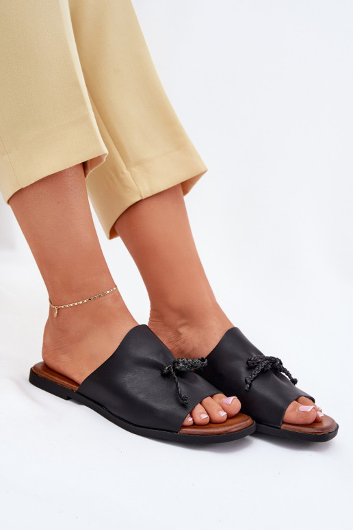 zapatillas de mujer con tacones anchos Con decoraciones ENiązaniem de color negro Norela