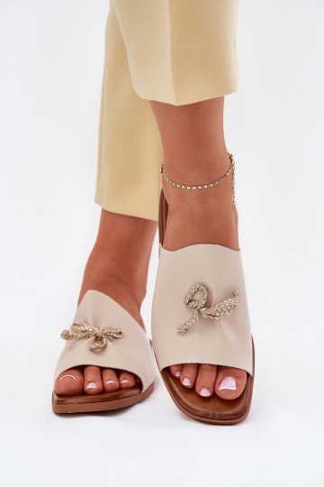 Zapatillas de mujer con tacones anchos y atado elegante Norela color arena 2