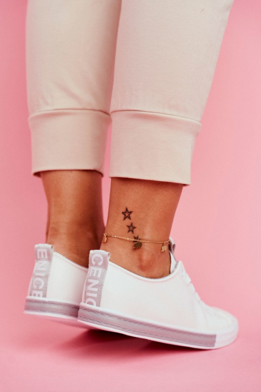 Zapatillas modelo clásico. color gris Ville