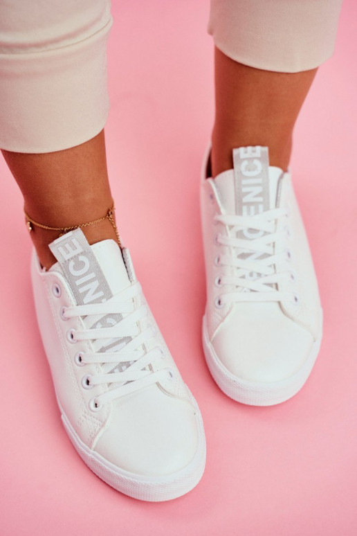 Zapatillas modelo clásico. color gris Ville