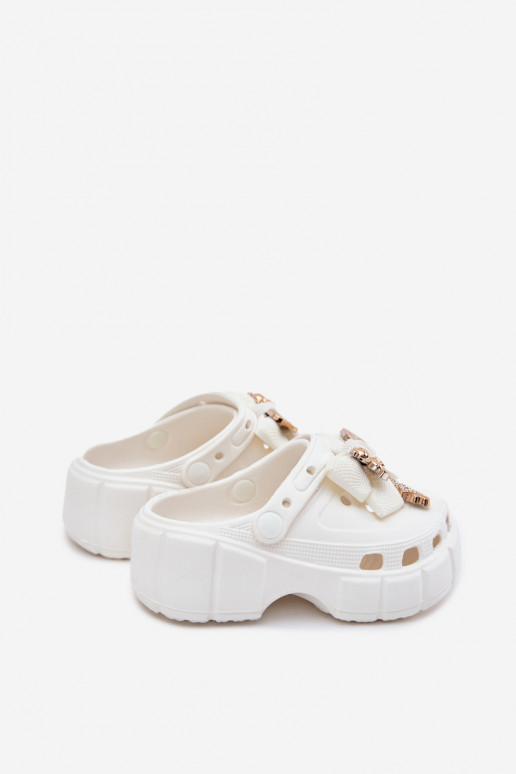 Zapatillas Infantil Infantil Zapatillas ligeras con cintas I Ozdobami el color blanco Selvana