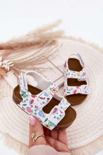 Sandalias para niños con suela de corcho y hebillas en color blanco