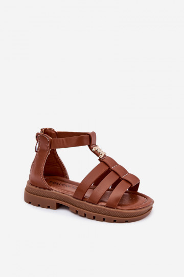 Sandalias tipo gladiador para niños con detalles dorados en color marrón 2