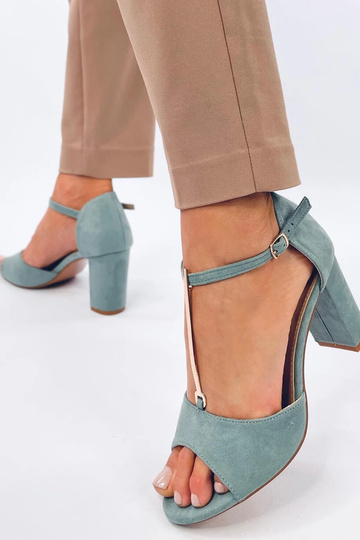 Sandalias de tacón... 2