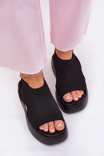Sandalias de mujer con una plataforma de color negro Kavira