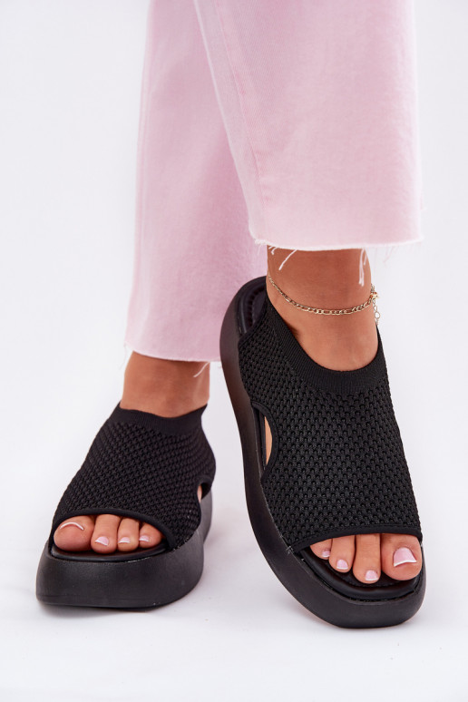 Sandalias de mujer con una plataforma de color negro Kavira