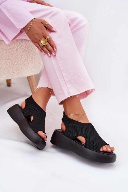 Sandalias de mujer con una plataforma de color negro Kavira