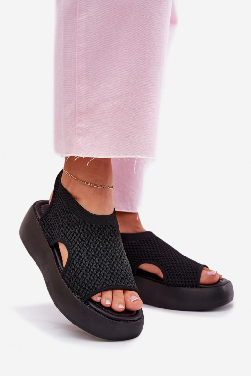 Sandalias de mujer con una plataforma de color negro Kavira