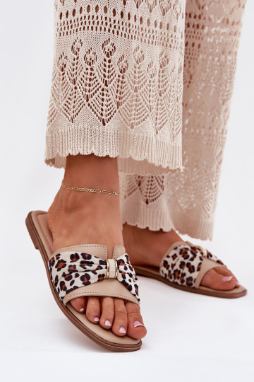 Zapatillas de mujer con tacones anchos y lazos color arena Avenza