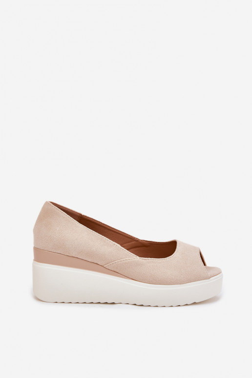 Sandalias de mujer en una cuña Z de gamuza ecológicau color marfil Velira