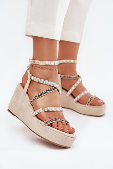 Sandalias de mujer con plataforma y decoración en los tirantes color arena Lunara