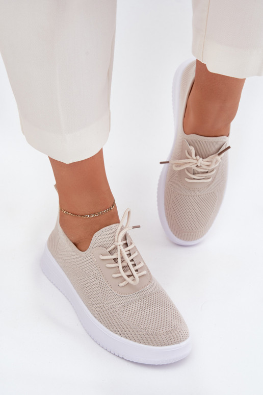  Un modelo convincente zapatillas con una plataforma Femenino beige Kalyra