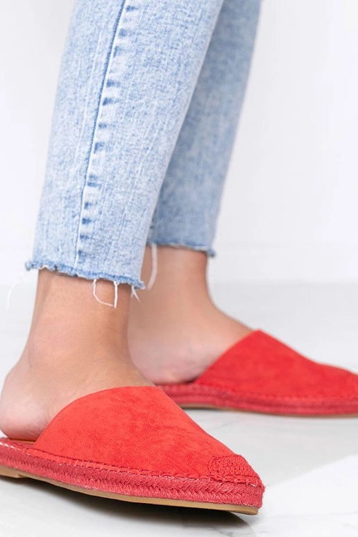 Sandalias cerradas rojas, "Wenus"