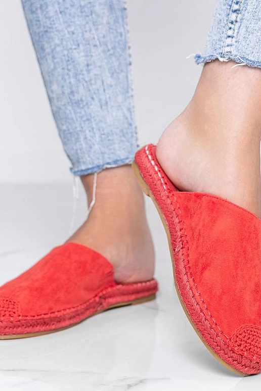 Sandalias cerradas rojas, "Wenus"