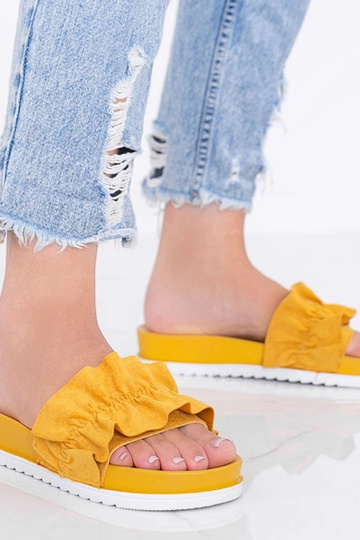 Sandalias mostaza con... 2