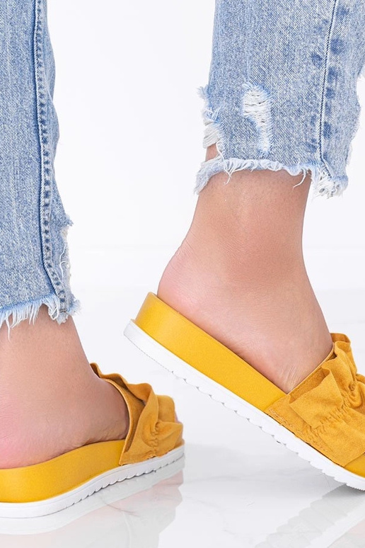 Sandalias mostaza con pliegues,...