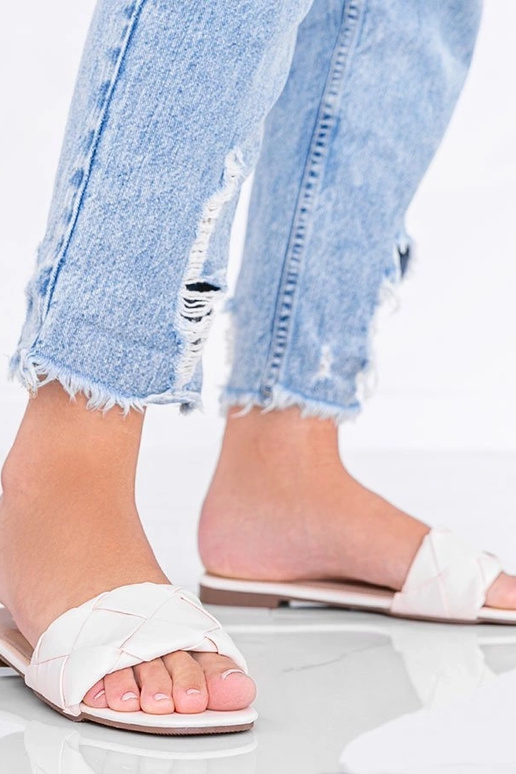 Sandalias color arena con parte...