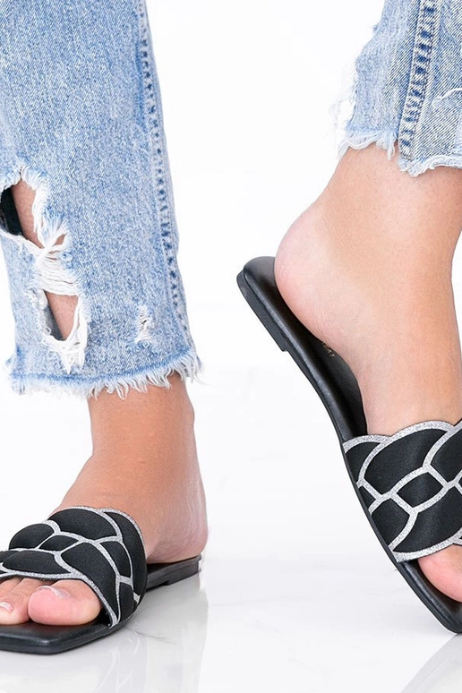 Sandalias negras con parte superior...