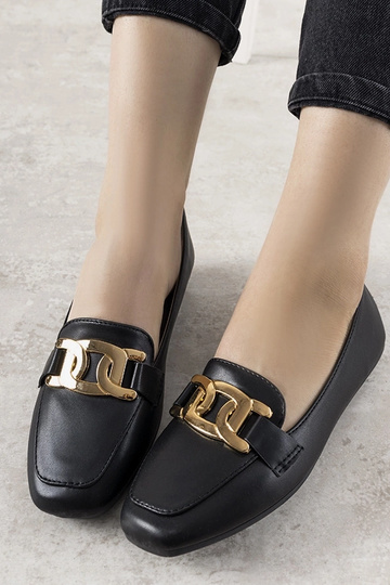Mocasines negros con adornos dorados, "Hashtag"