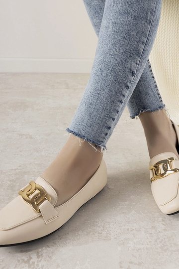 Mocasines beige con adorno dorado Hashtag