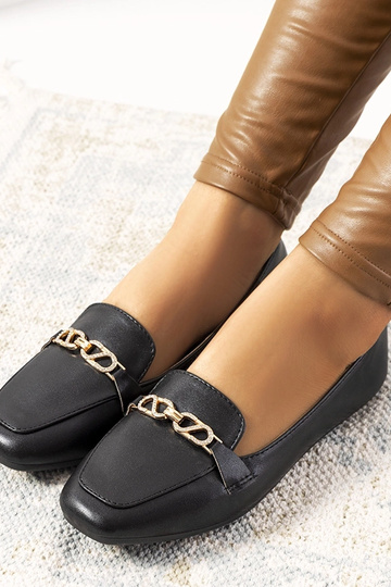 Mocasines negros Milder con punta cuadrada