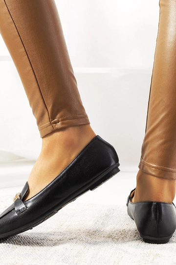 Mocasines negros Milder con punta cuadrada 2