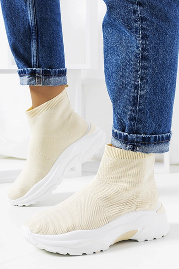 Zapatillas deportivas altas...