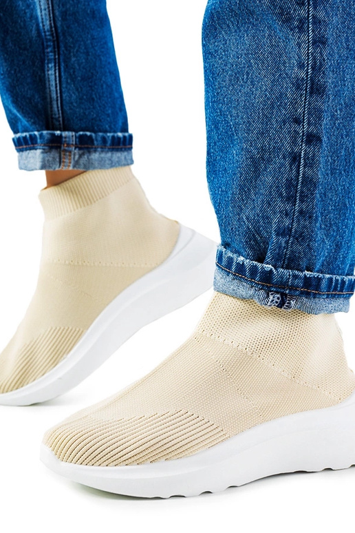 Las zapatillas altas beige de Jennifer