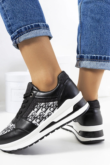Zapatillas deportivas negras con suela gruesa y cordones Aloisia 2