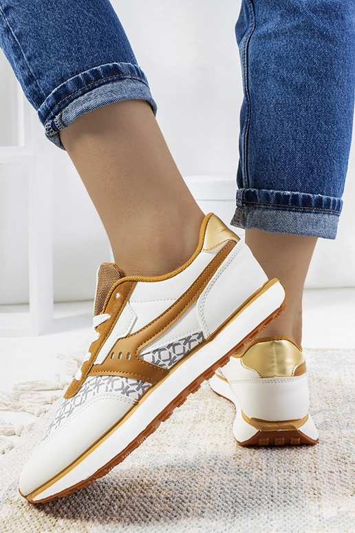 Zapatillas blancas y marrones de...