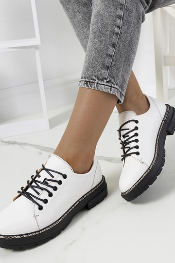 Botas blancas de media caña... 2