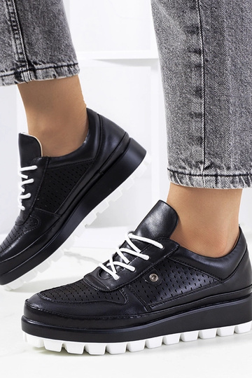 Zapatillas deportivas negras de encaje, "Assels" 2