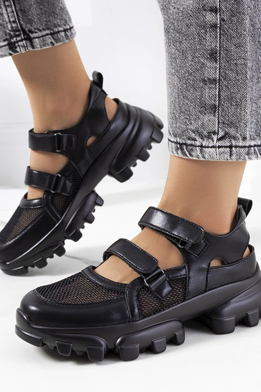 Zapatillas negras con suela gruesa,...