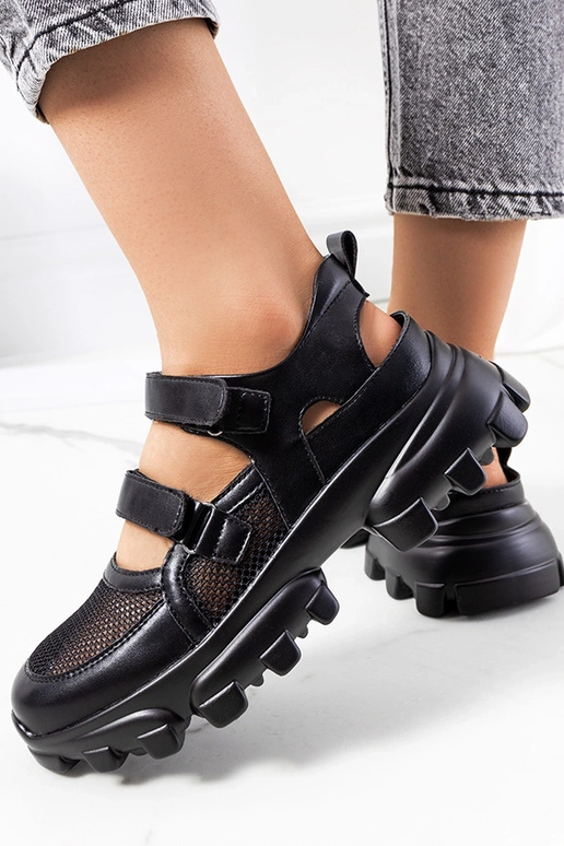 Zapatillas negras con suela gruesa,...