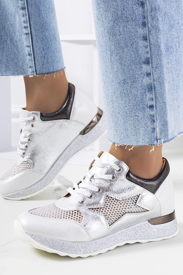Zapatillas deportivas blancas metalizadas con cordones Zapatillas deportivas caladas Torres