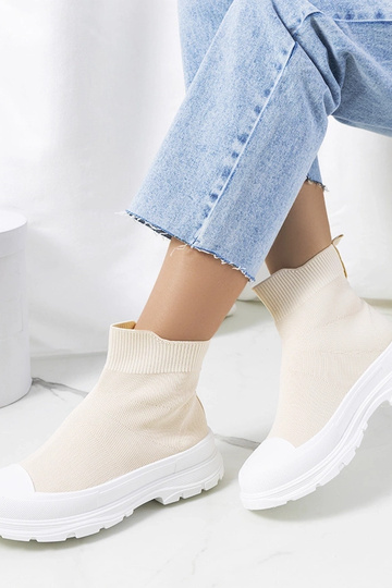 Las zapatillas altas beige de Miki