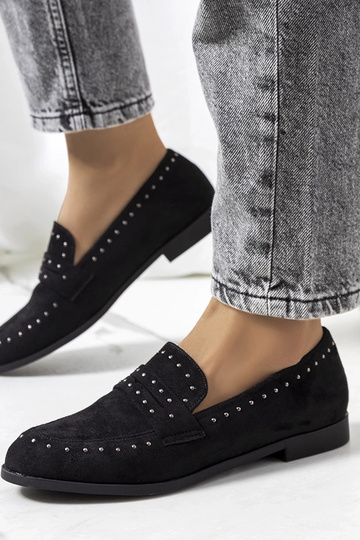 Zapatos negros de piel con tachuelas, "Ishana" 2