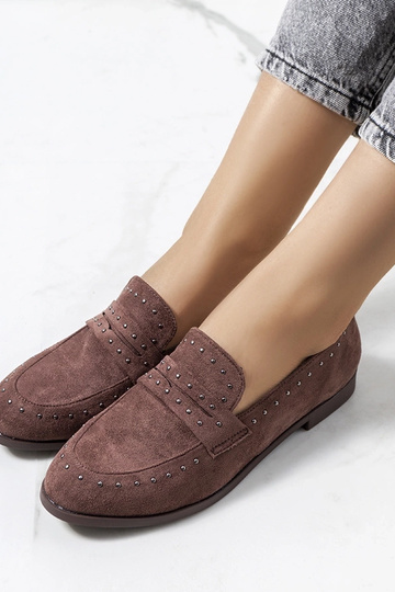 Mocasines de piel marrón con tachuelas Ishana