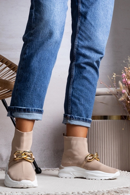 Zapatillas deportivas con cadena...