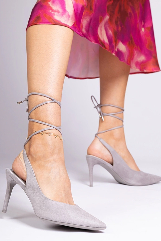 Zapatos de salón con punta abierta de... Zapatos de salón con punta abierta de...