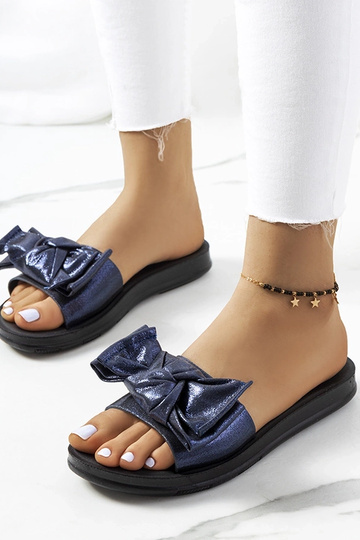 Chanclas azul marino con lazo brillante Sora