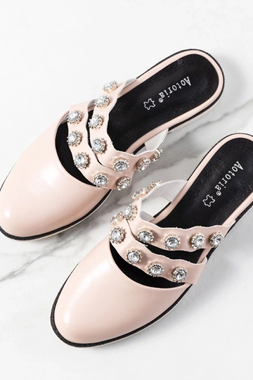 Chanclas rosas con tachuelas de Asselt 2