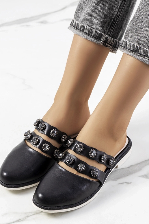 Chanclas negras con tachuelas Asselt Chanclas negras con tachuelas Asselt