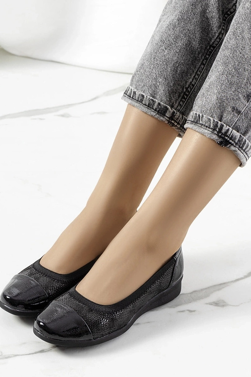 Zapatos negros, "Mercer"