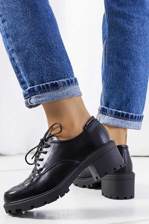 Botines negros con tacón grueso,...