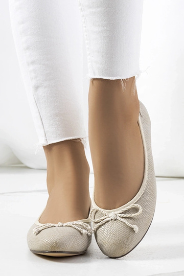Bailarinas beige para mujer...